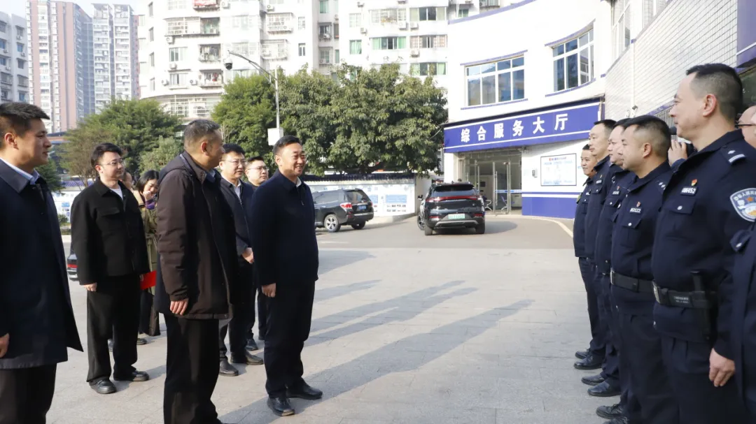 崔大鹏赴通川开展节前走访慰问活动