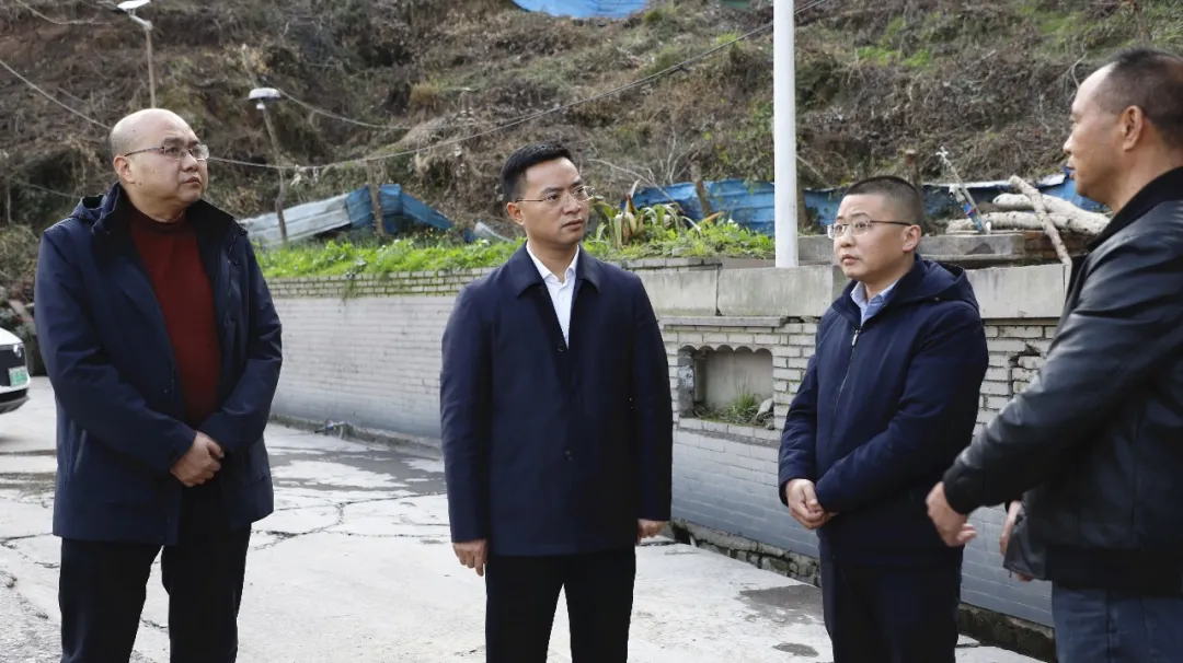 覃永利督导环保问题整改工作