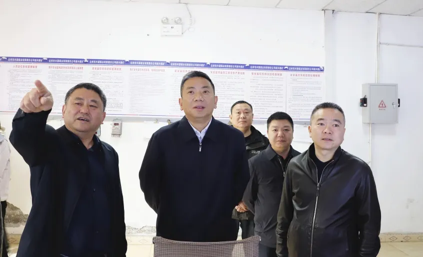 李祝荣督导煤矿安全生产 调研储备林建设 绘就生态发展新蓝图